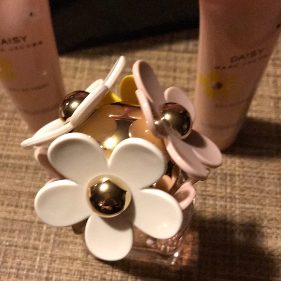 DAISY FRAGRANCE - Picture 5 of 5